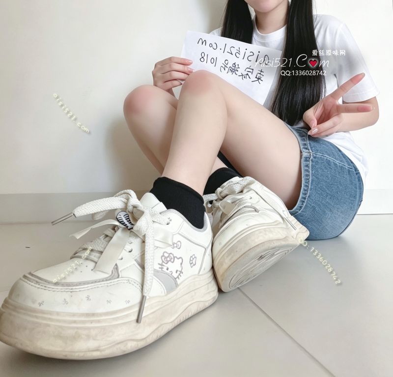 原味女鞋|鞋类,运动鞋,出双穿了2年的运动鞋，还没洗，味道新鲜，谁要直接拍下吧